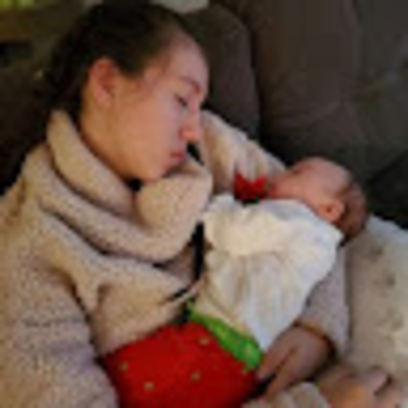 Meet your Posher, Isabella - Picture 1 of 1